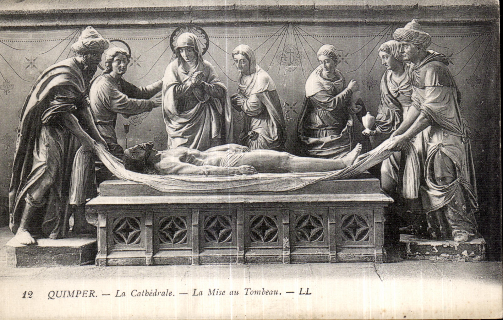 CPA Quimper La Cathedrale La Mise au Tombeau