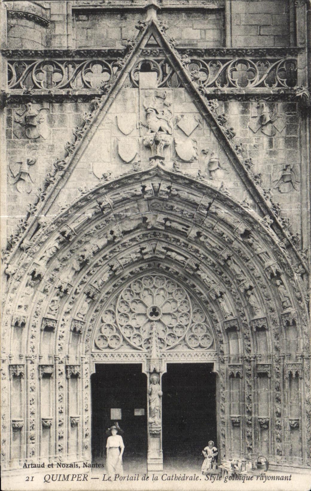 CPA Quimper Le Portail de la Cathedrale