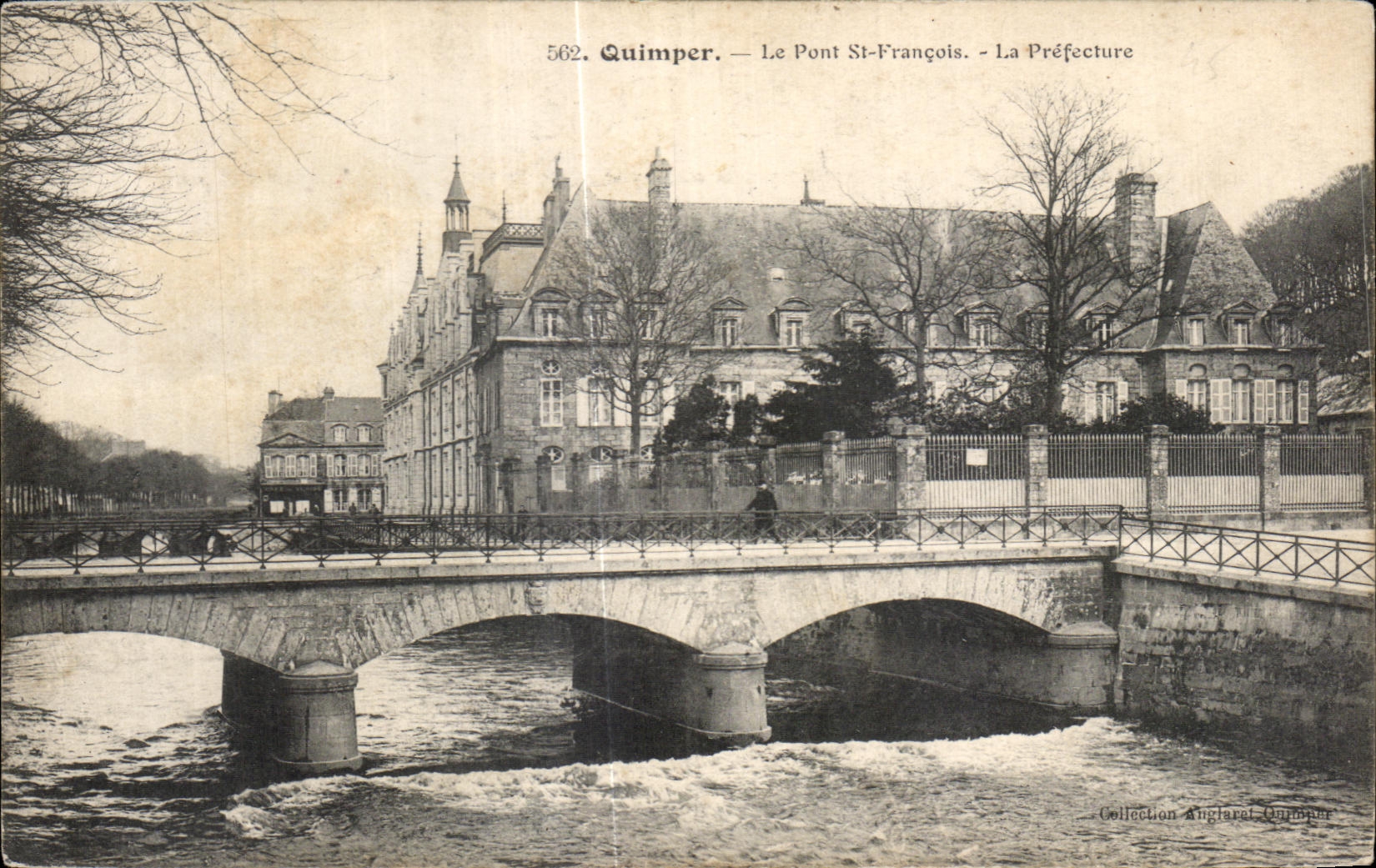 CPA Quimper Le Pont St Francois La Prefecture