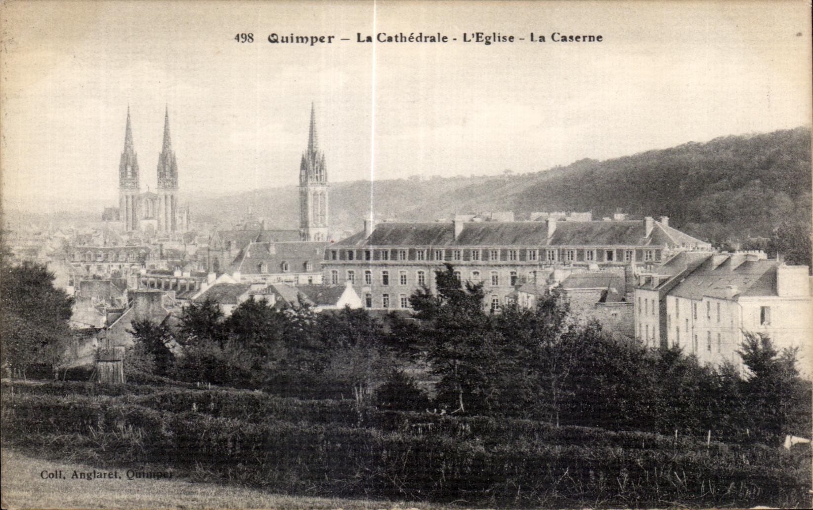 CPA Quimper La Cathedrale L Eglise La Caserne