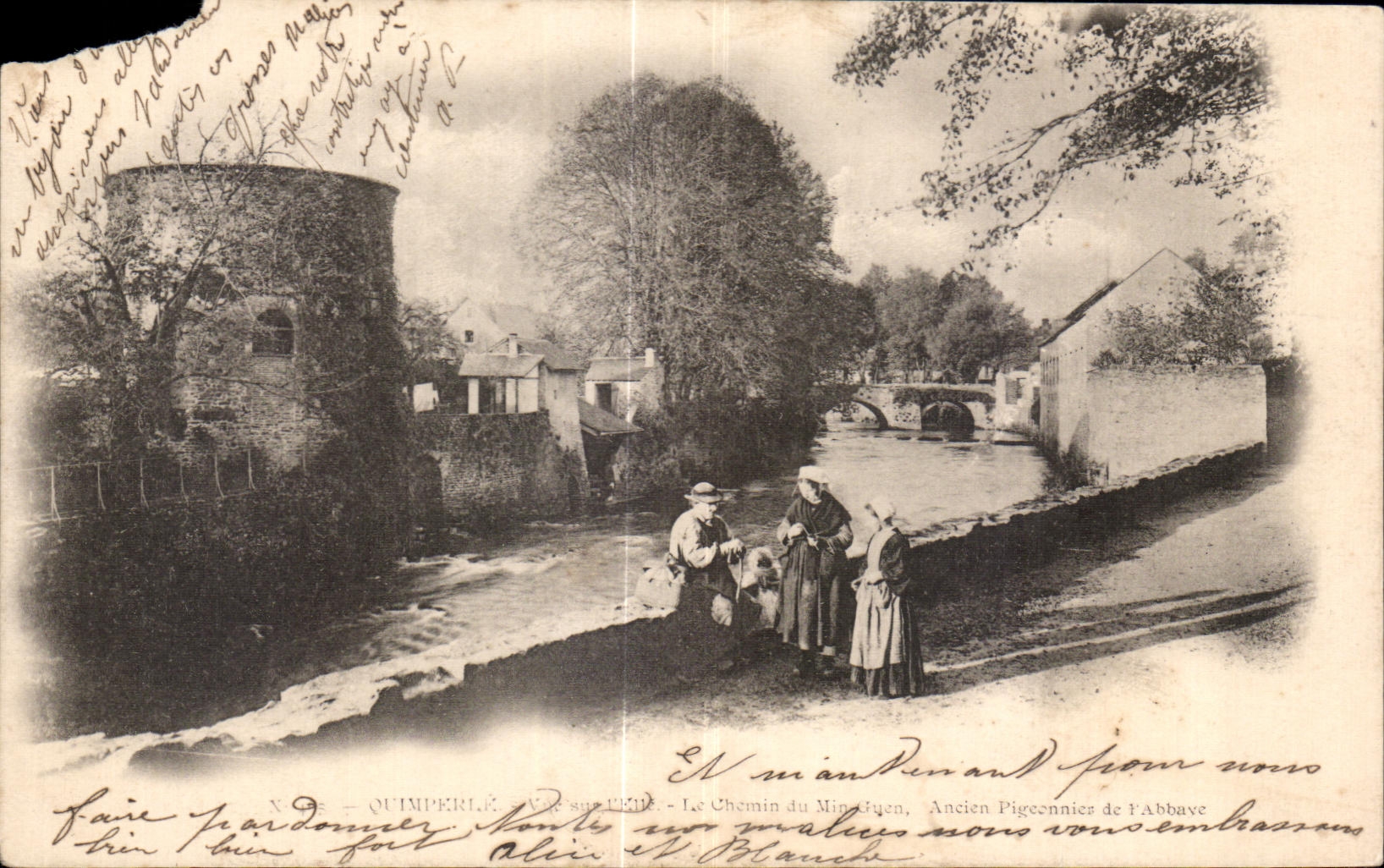 CPA Quimperle Ancien pigeonnier de l abbaye Chemin de Min Guen Pigeon 