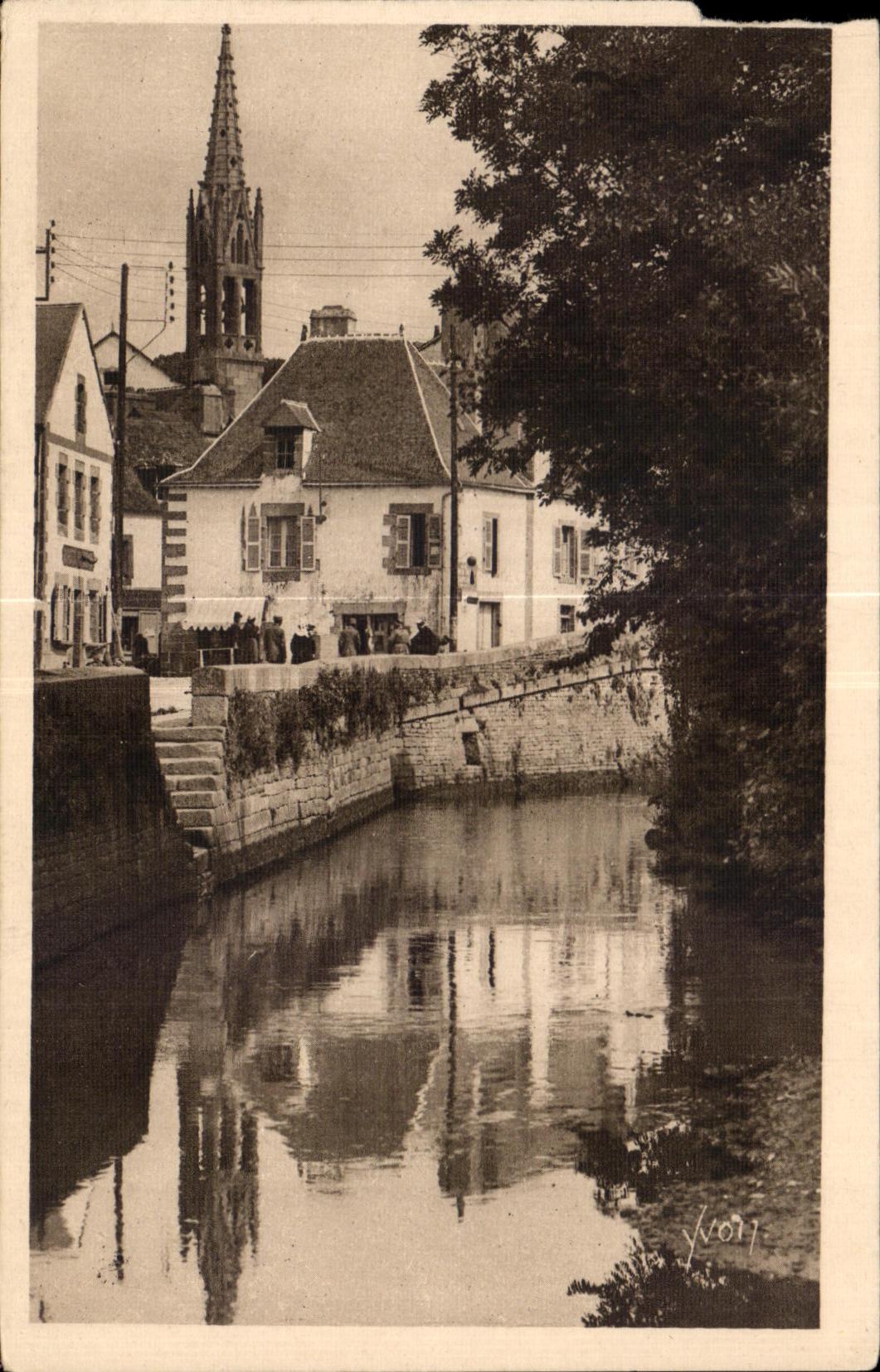 CPA Bretagne Pont Aven (Finistere) L Aven a travers la Ville
