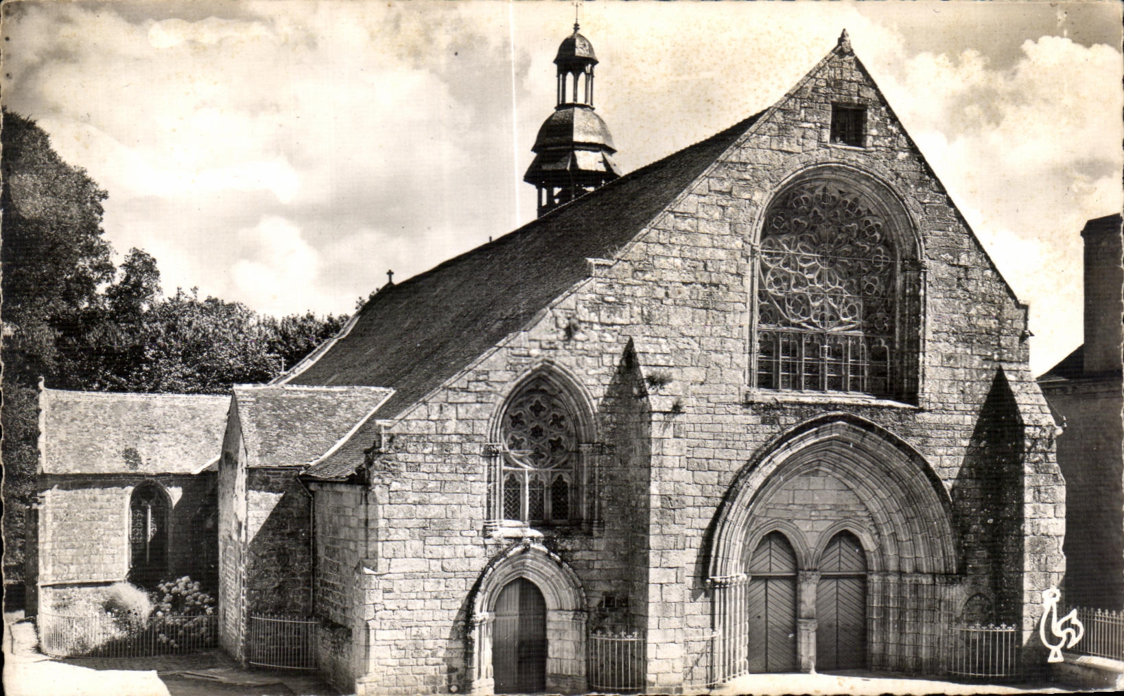CPA Pont L Abbe (Finistere) L Eglise des Carmes