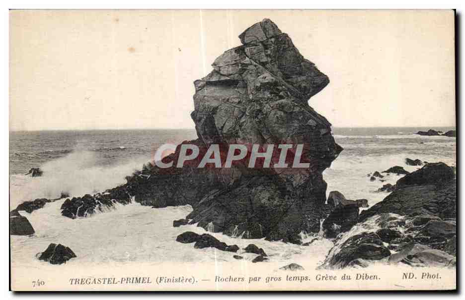 TREGASTEL-PRIMEL (Finistère) — Rochers par gros temps. Grève du Diben. ND. Phot.
