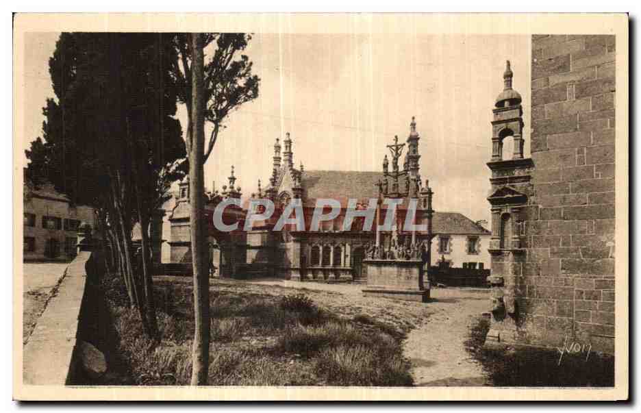 CPA Bretagne St Thegonnec (Finistere) Le Calvaire et I Ossuaire (XVII siecle)