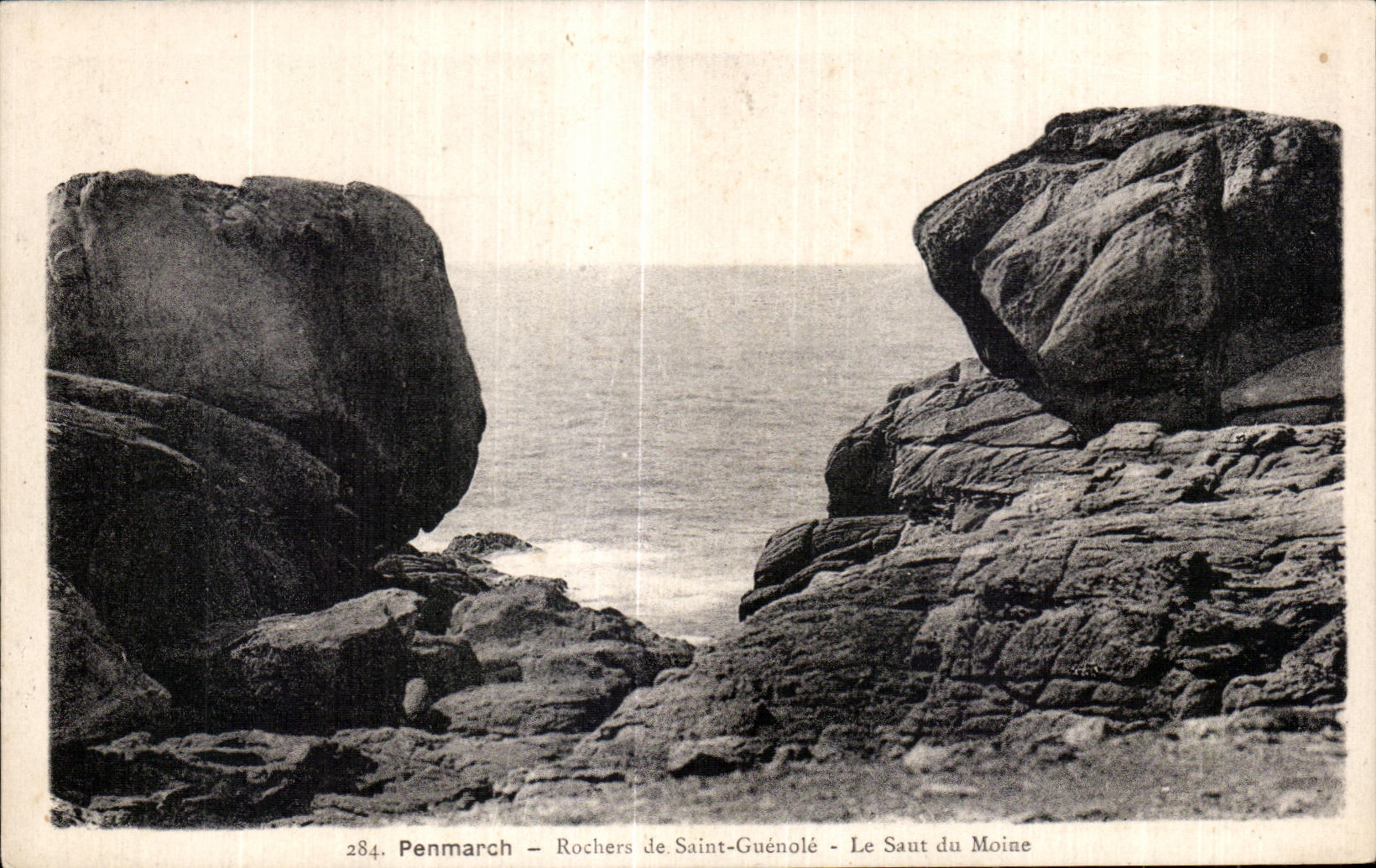 CPA Penmarch Rochers de Saint Guenole Le Saut du Moine