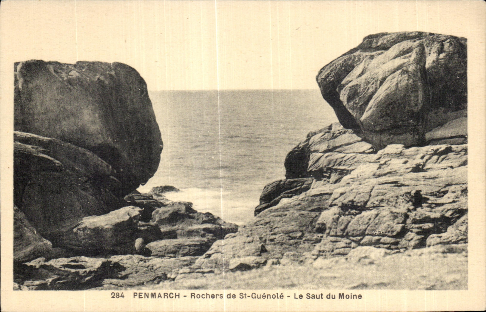 CPA Penmarch Rochers de Saint Guenole Le Saut du Moine
