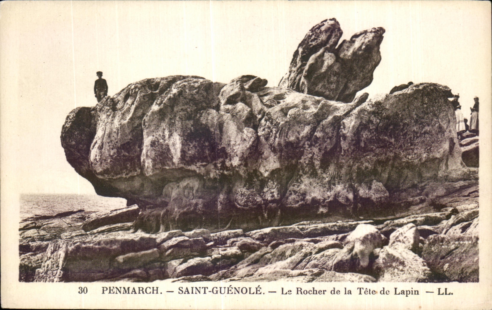 CPA Penmarch Saint Guenole Le Rocher de la Tete de Lapin