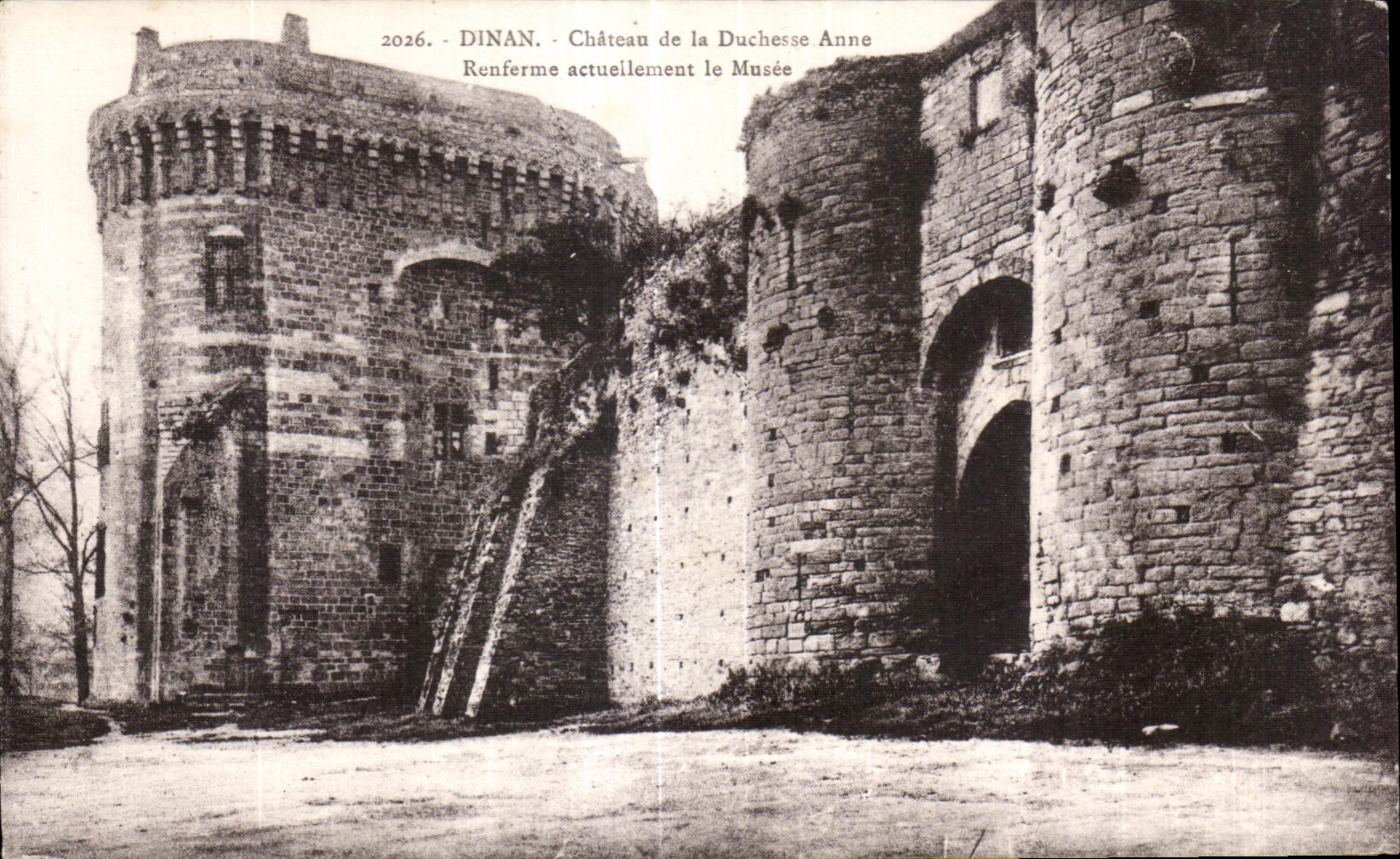 Dinan - Château de la Duchesse Anne — Renferme actuellement le Musée — série 2026