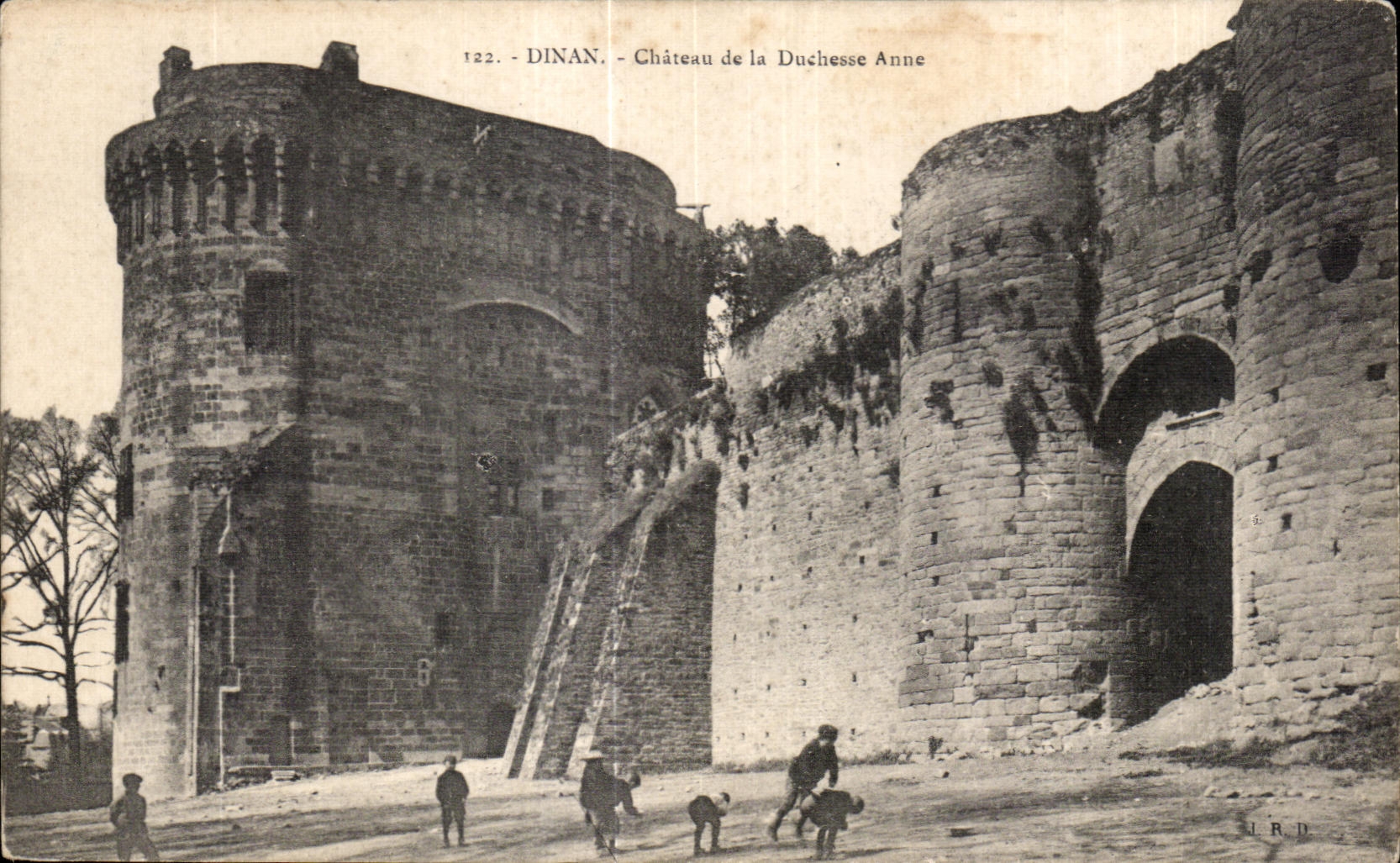 Dinan - Château de la Duchesse Anne — éditeur J.R.D., n° 122