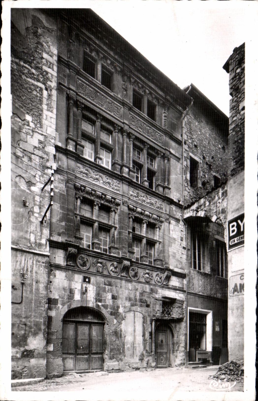 Viviers-sur-Rhône — Maison des Têtes d'Évêques — éditeur anonyme