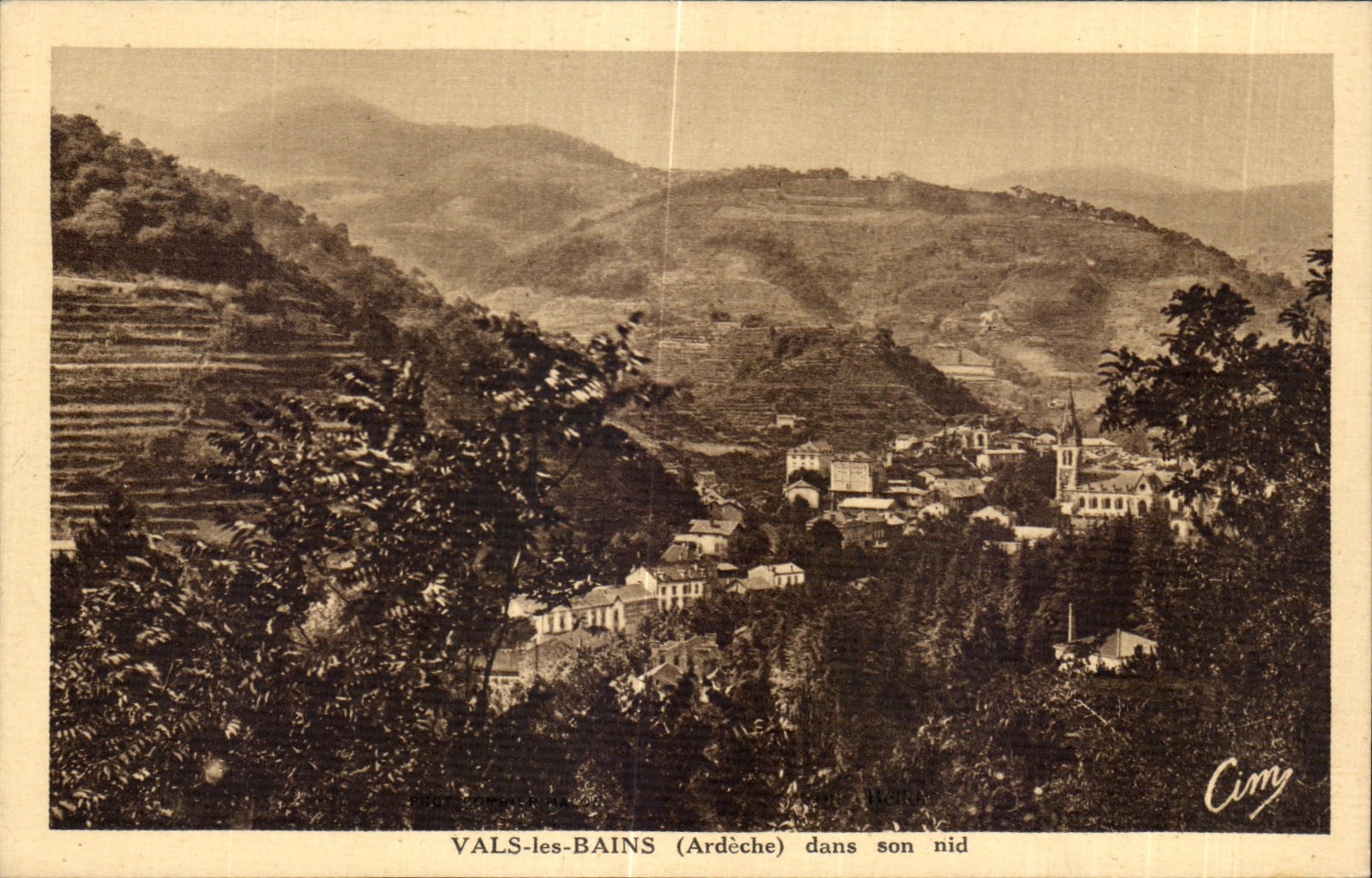 Vals-les-Bains (Ardèche) dans son nid — Cimy