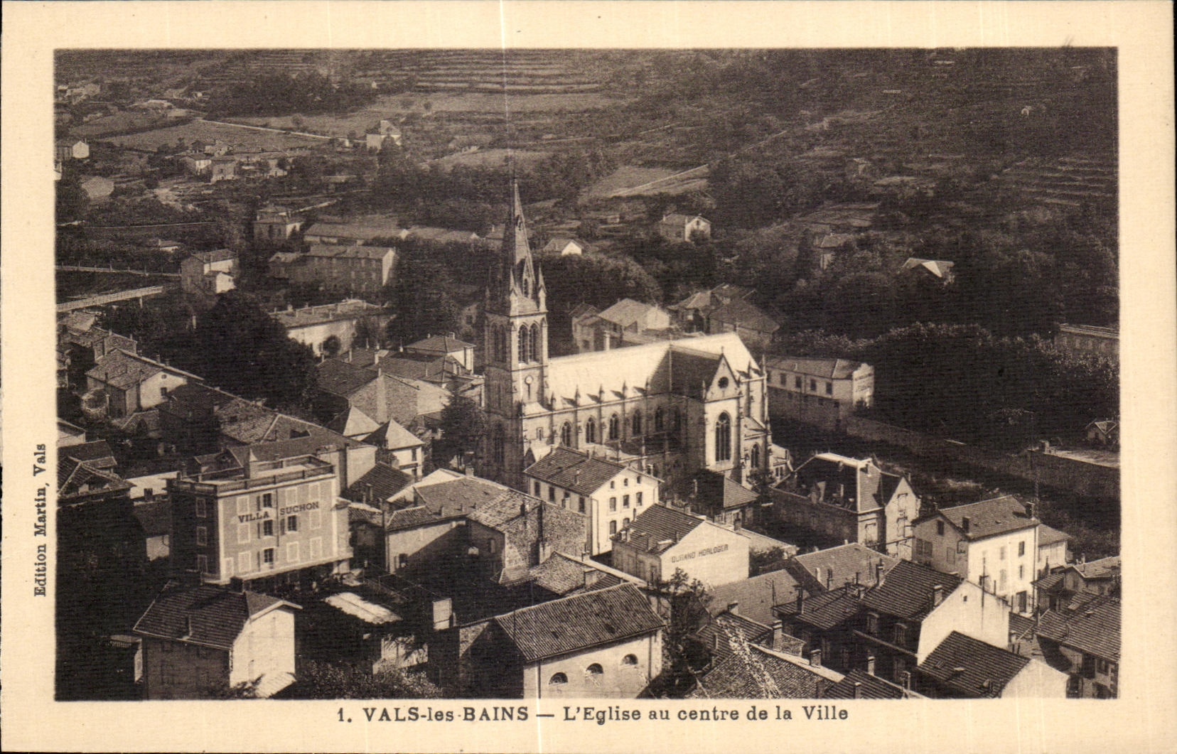 CPA Vals les Bains L Eglise au centre de la Ville