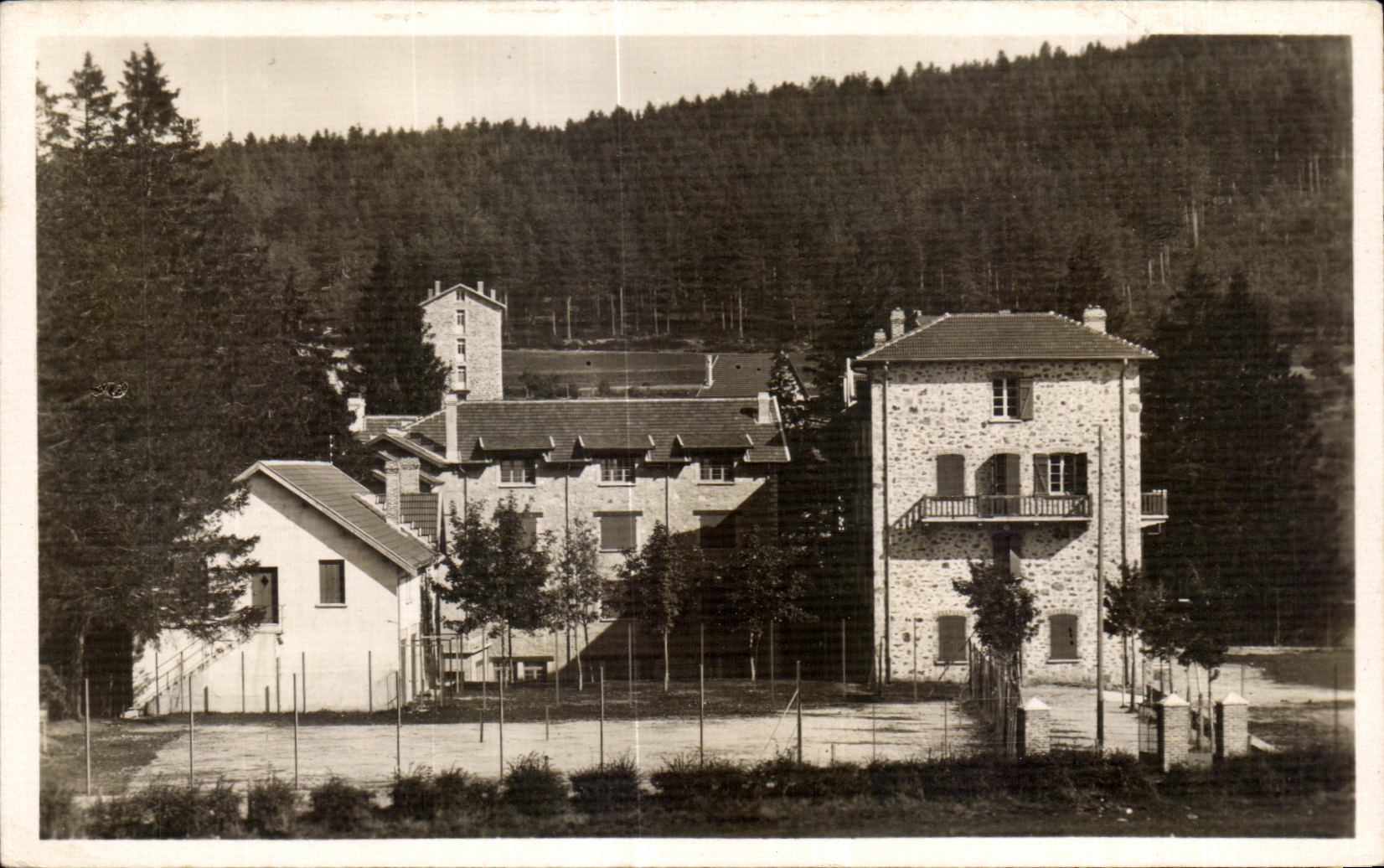 Maison St-Augustin — Colonie de vacances d'Oran à La Louvesc — Éd. Léon Margerit