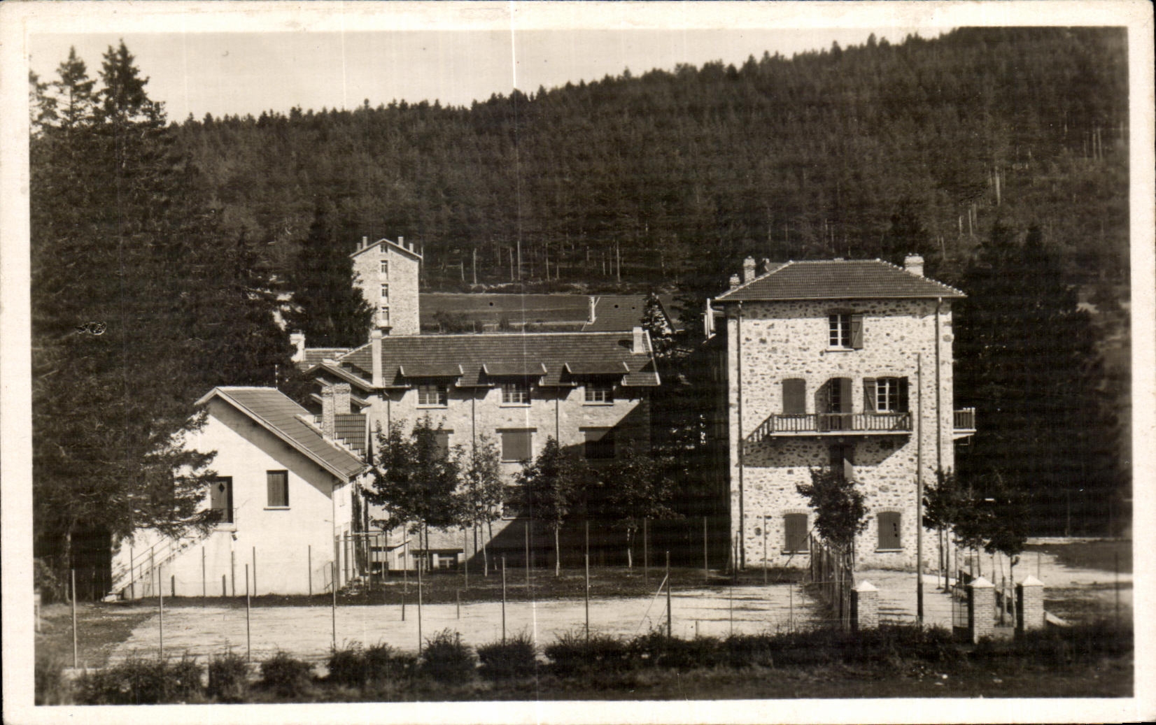 Colonie de vacances d'Oran à La Louvesc — Maison St-Augustin (Pour les Garçons) — Éd. Léon Margerit