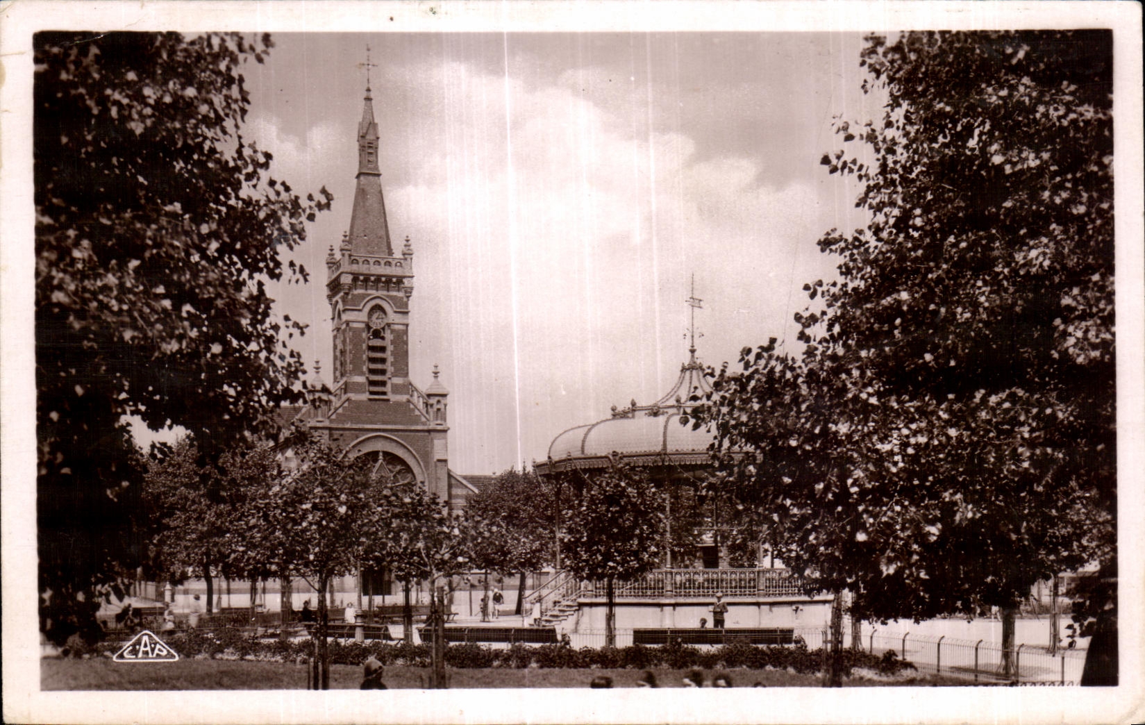 Malos les Bains — Église et kiosque — Real-Photo, C.A. P. Strasbourg