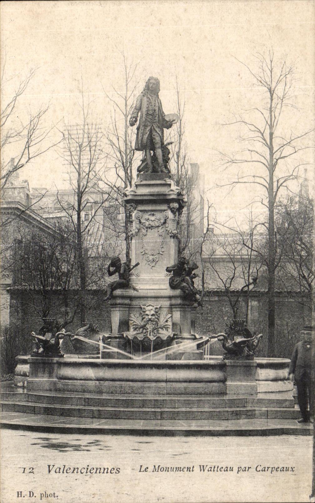 Valenciennes — Le Monument Watteau par Carpeaux — H.D. phot.