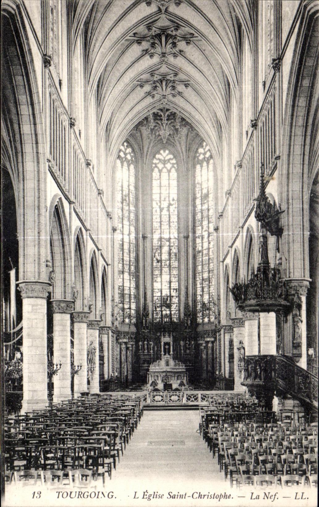 CPA Tourcoing L Eglise Saint Christophe La Nef