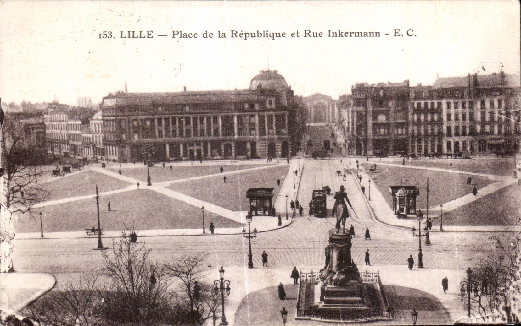 CPA Lille Place de Ia Republique et Inkermann