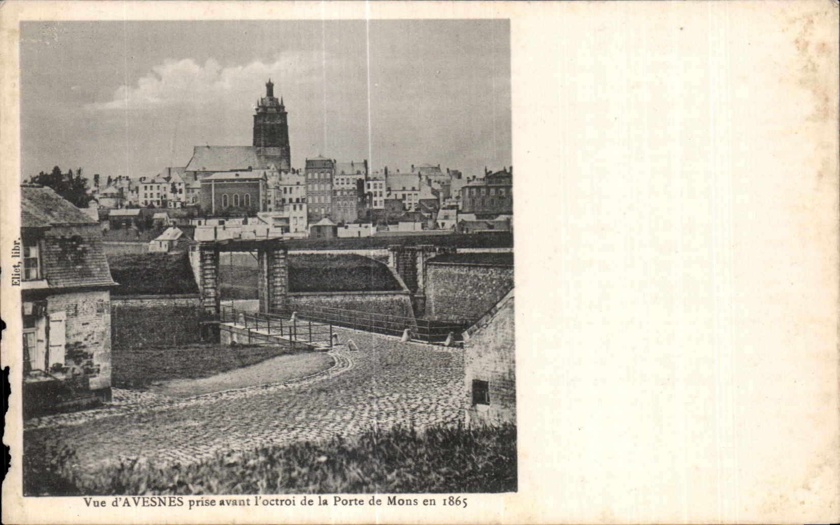 CPA Vue d Avesnes prise avant I octroi de la Porte de Mons en 1865