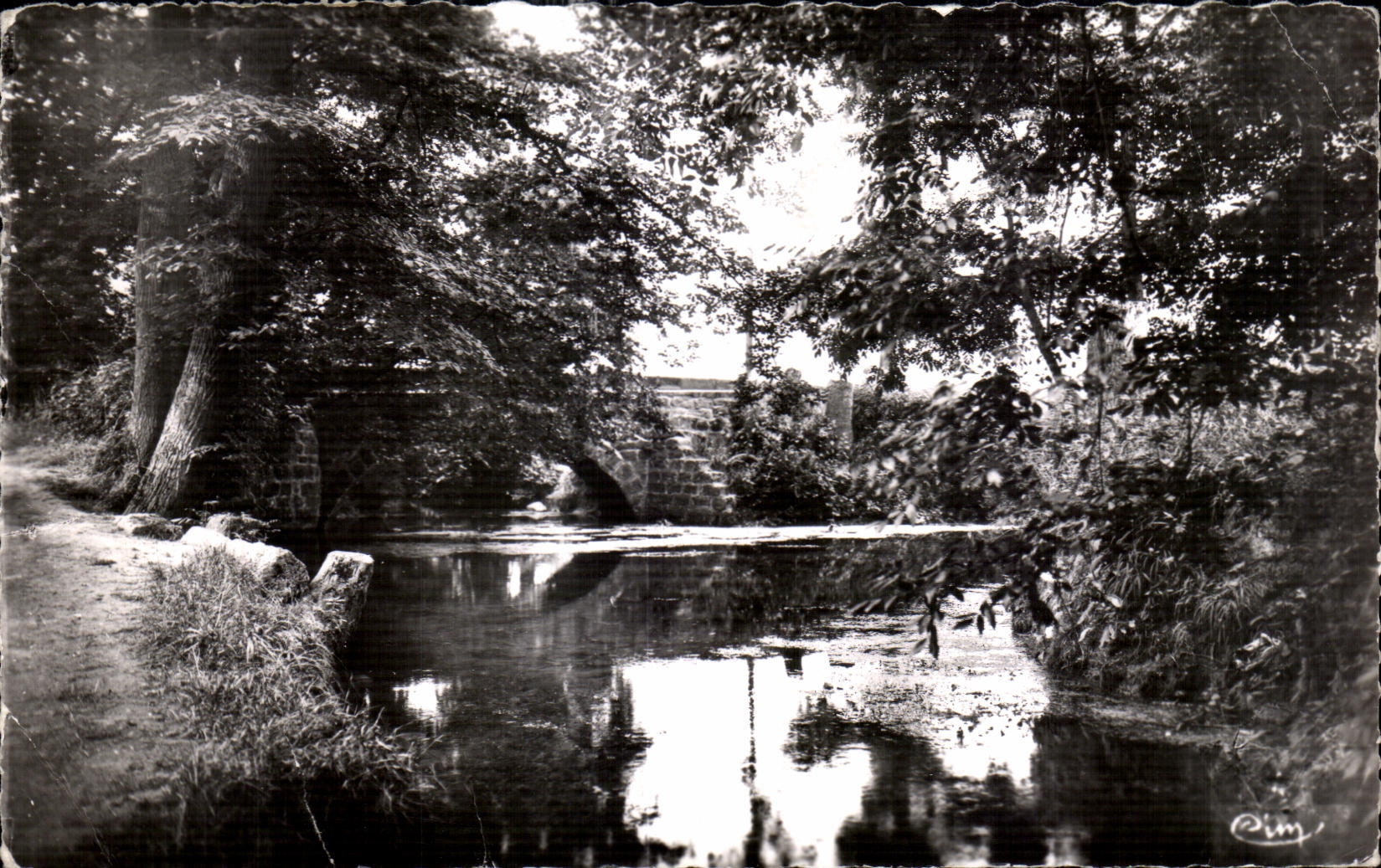 St-Just-en-Chaussée (Oise) — Paysage sur la Rivière — Photographie Véritable Interdite