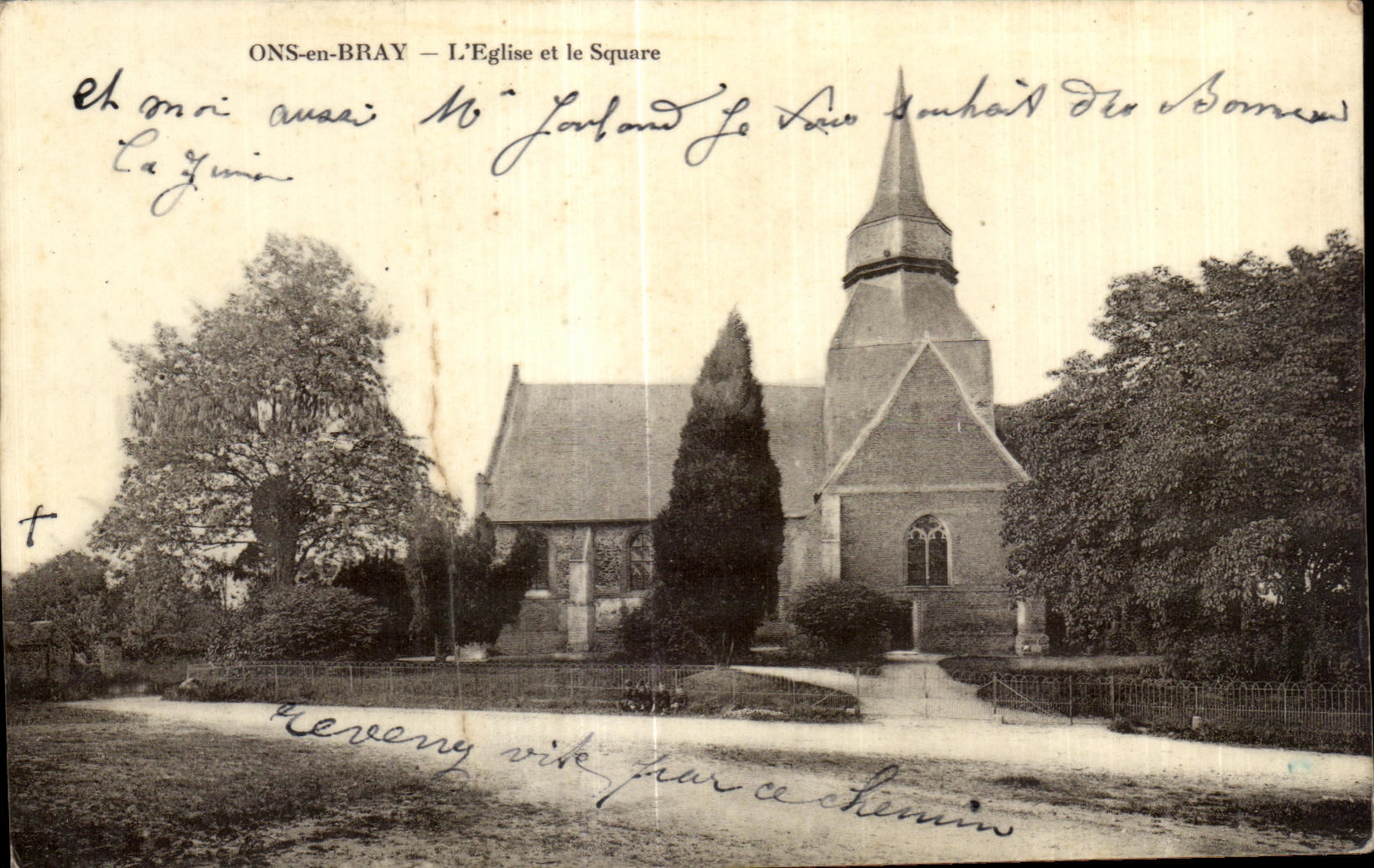 CPA Ons En Bray L Eglise et le Square