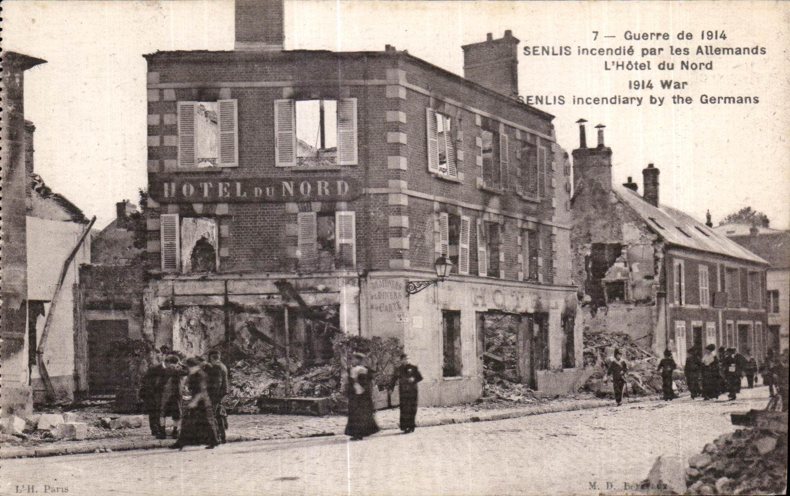 Senlis — Hôtel du Nord incendié — L'H. Paris
