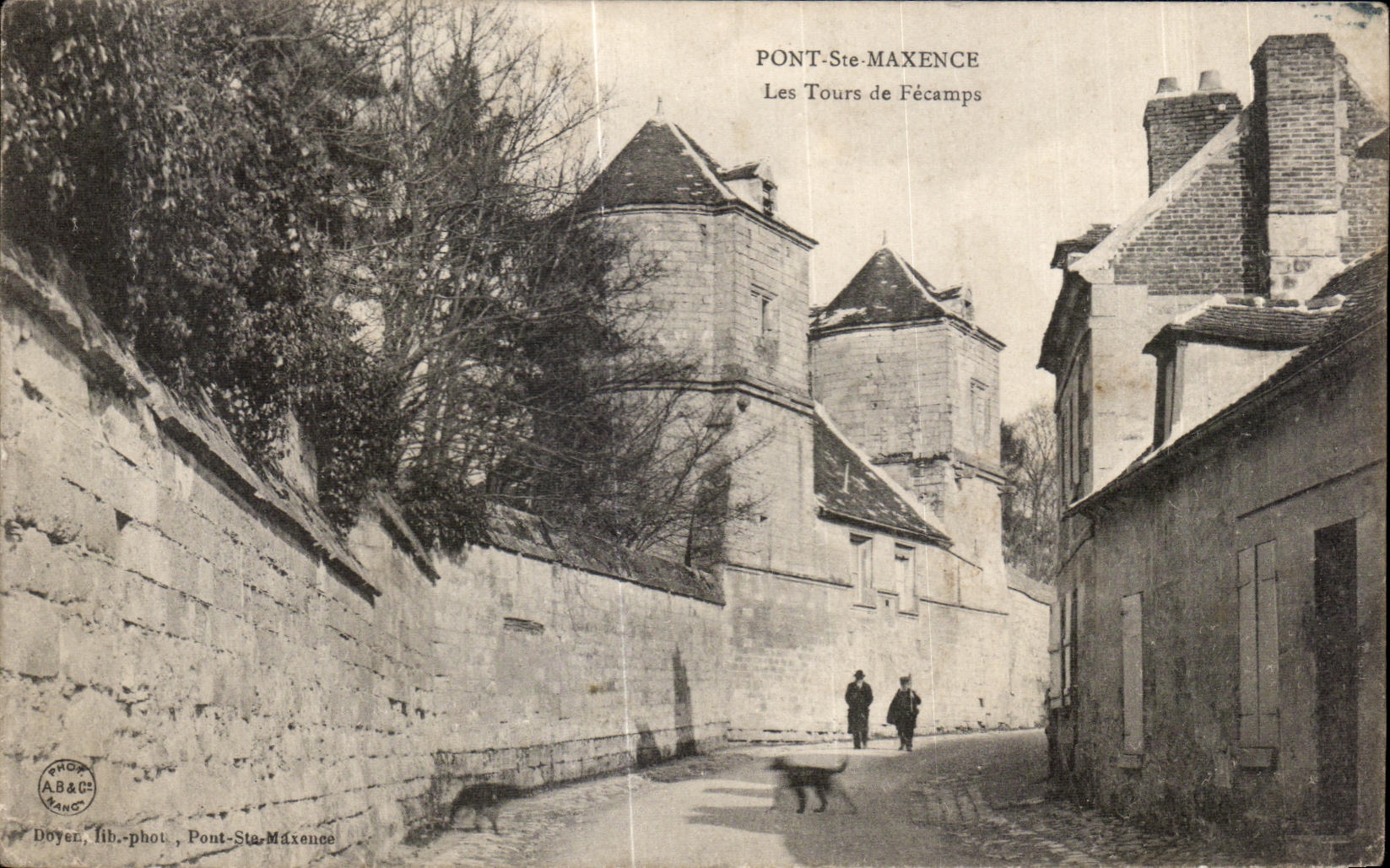 CPA Pont Ste Maxence Les Tours de Fecamps