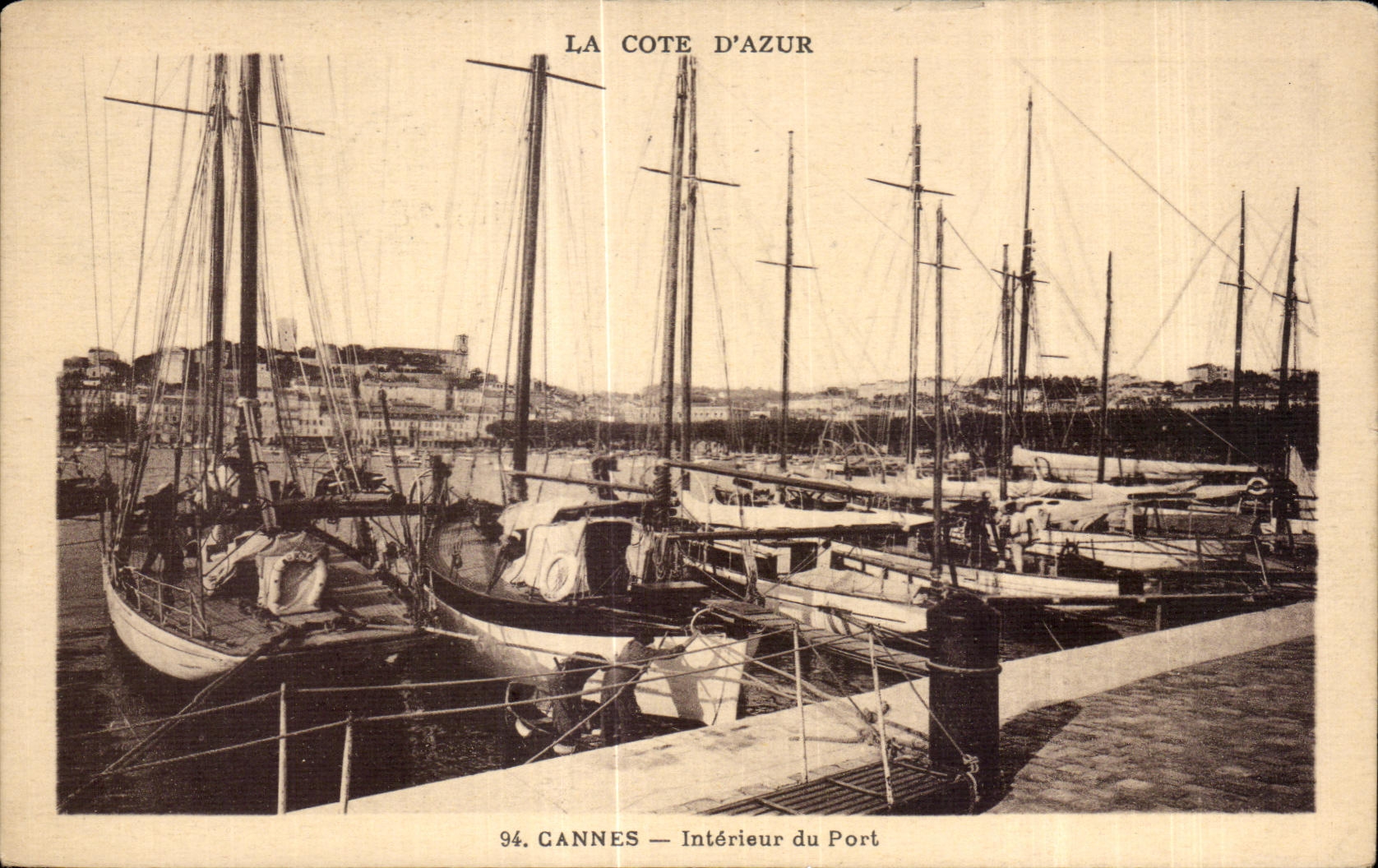 Cannes — Intérieur du Port — La Côte d'Azur, éditeur Munier, n° 94