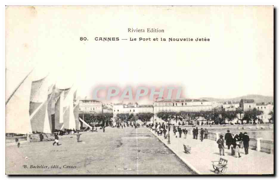 CPA Riviera Edition Cannes Le Port et la Nouvelle Jetee Bateaux