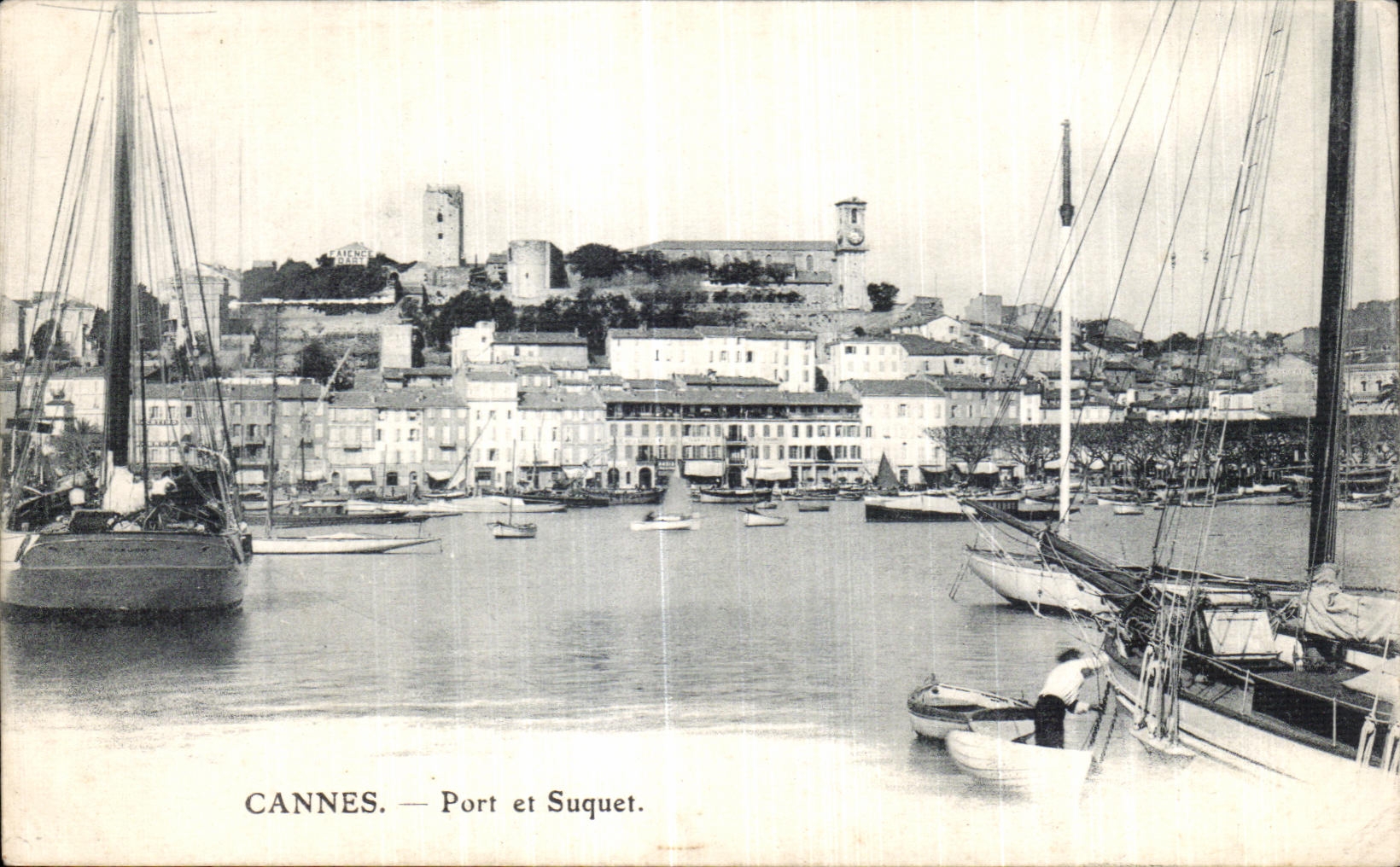CPA Cannes Port et Suquet Bateaux 