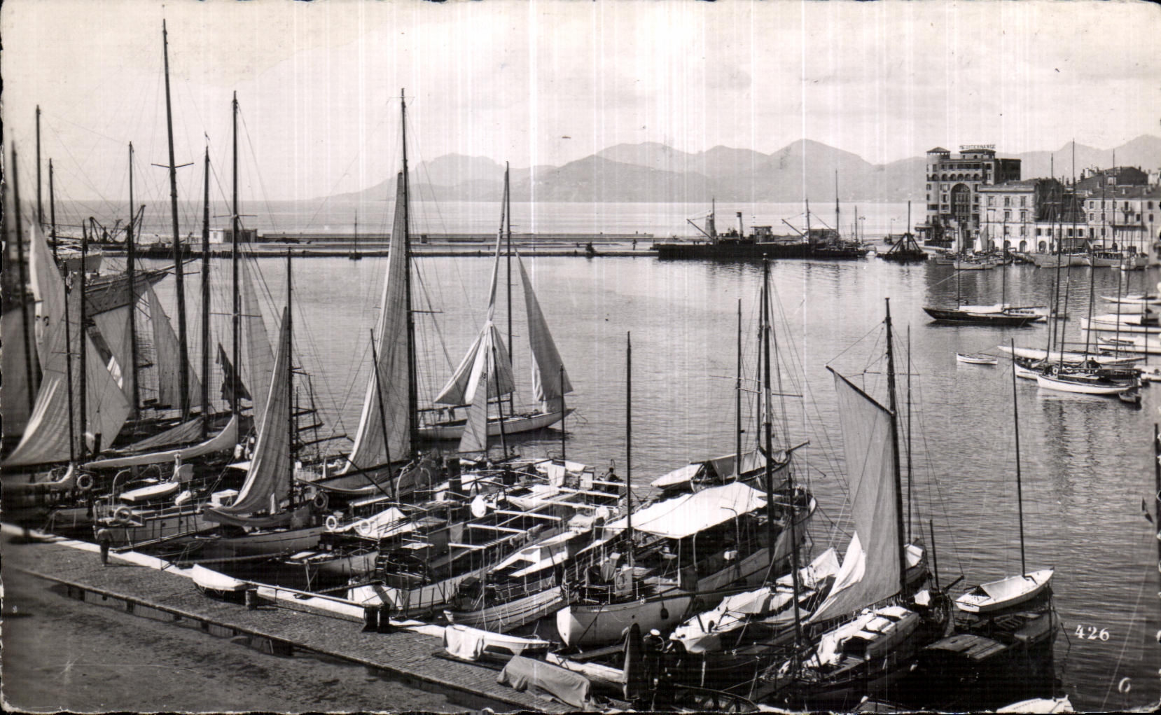 CPA Cannes Le Port L Esterel La Cote d Azur Bateaux