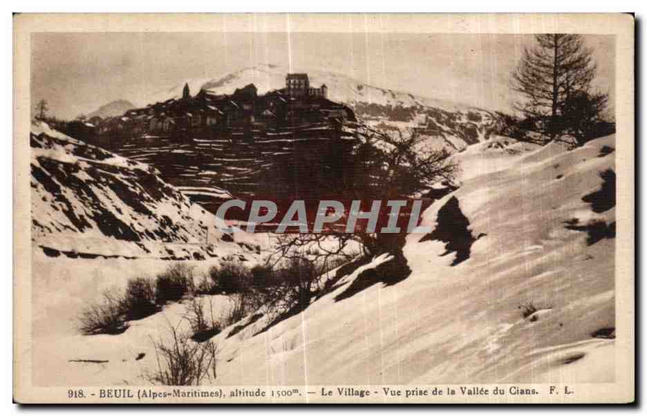 CPA Beuil (Alpes Maritimes) altitude Le Village Vue prise de la Vallee du Cians