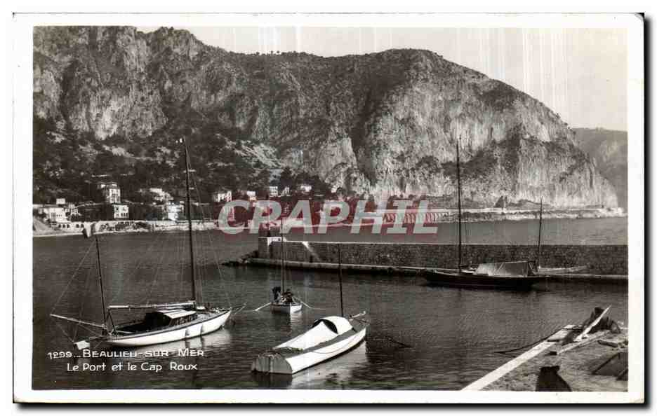 CPA Beaulieu Sur Mer Le Port et le Cap Roux Bateaux 
