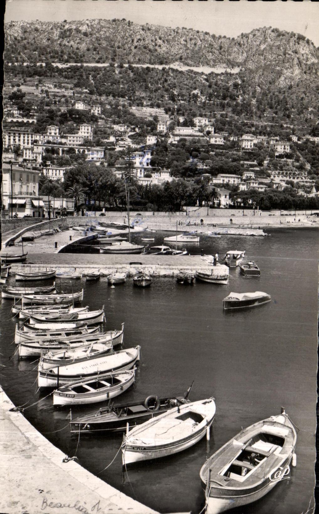 CPA Beaulieu Sur Mer Le Port Bateau