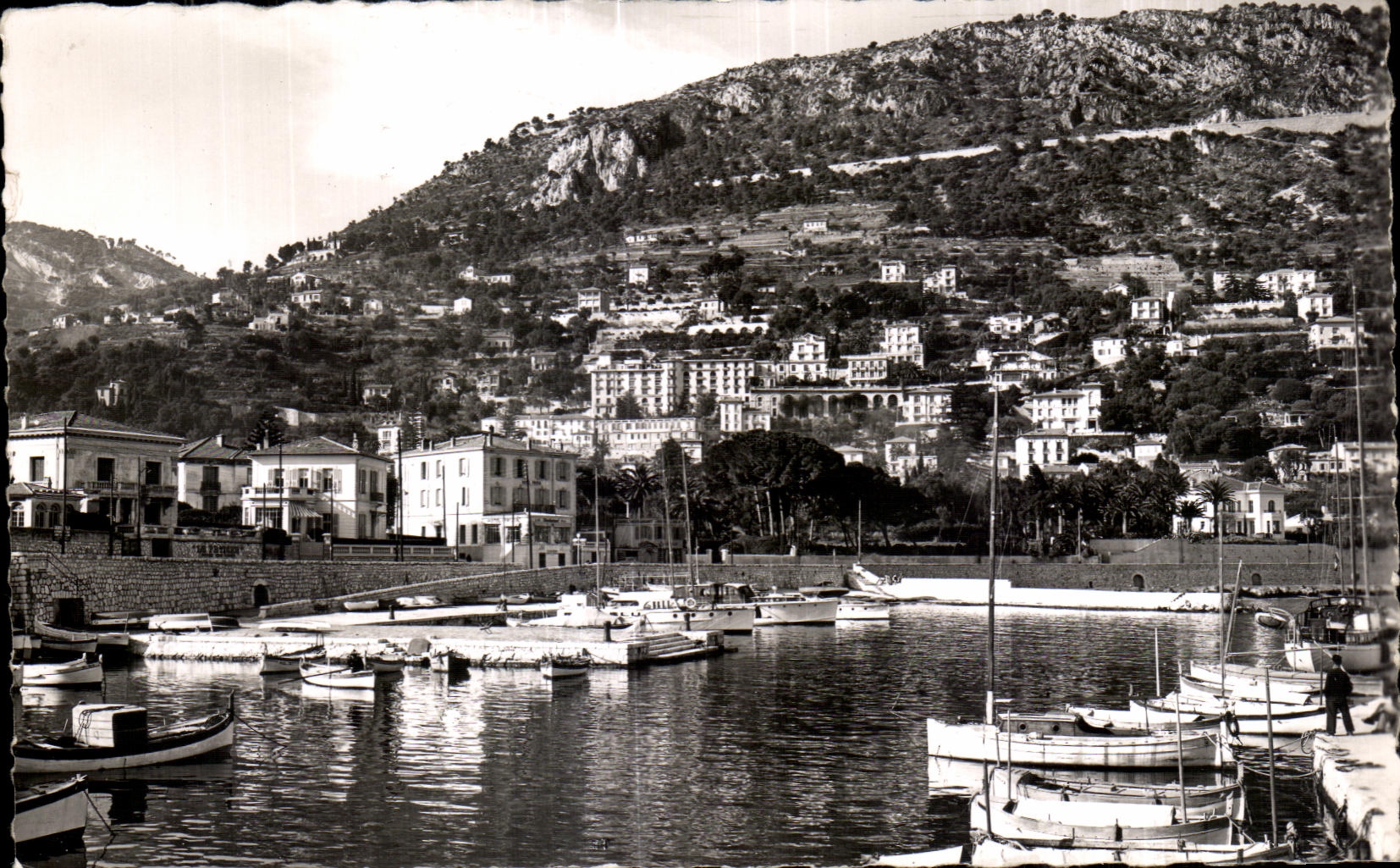 CPA Beaulieu Sur Mer Le Port Bateaux 