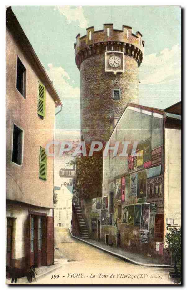 CPA Vivhy La Tour de I Horloge
