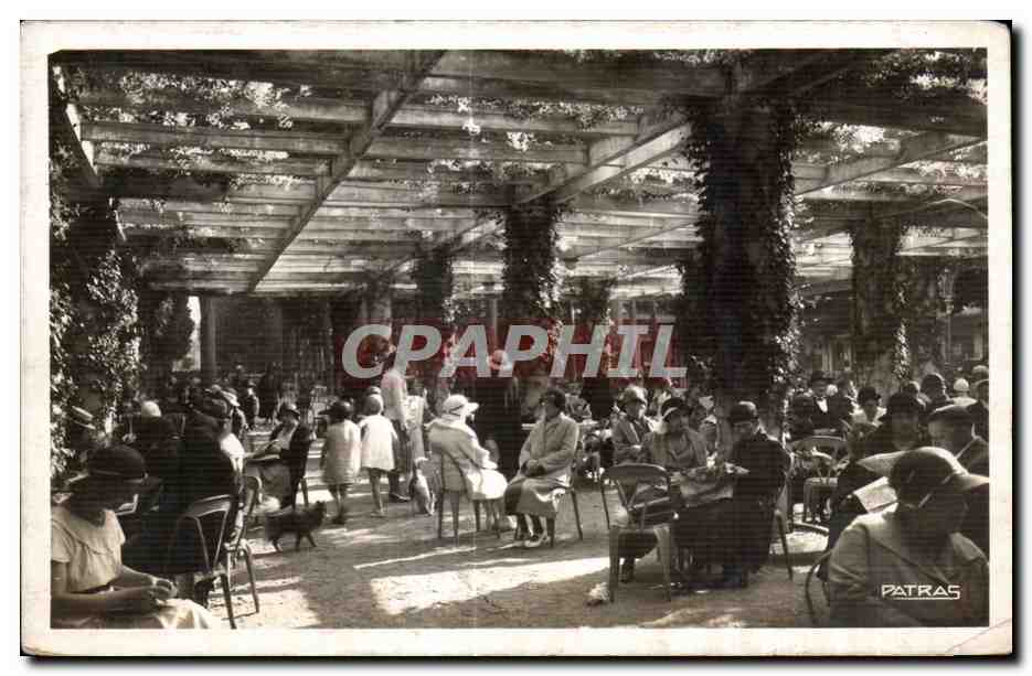 CPA Les Coins de France Vichy Sous les Pergolas