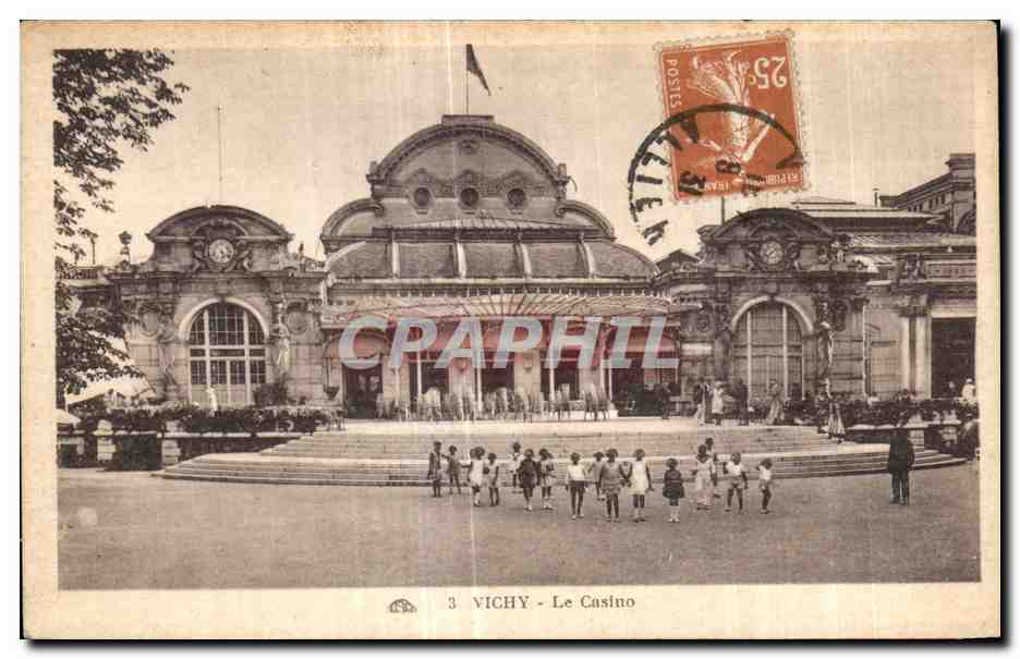 CPA Vichy Le Casino Enfants
