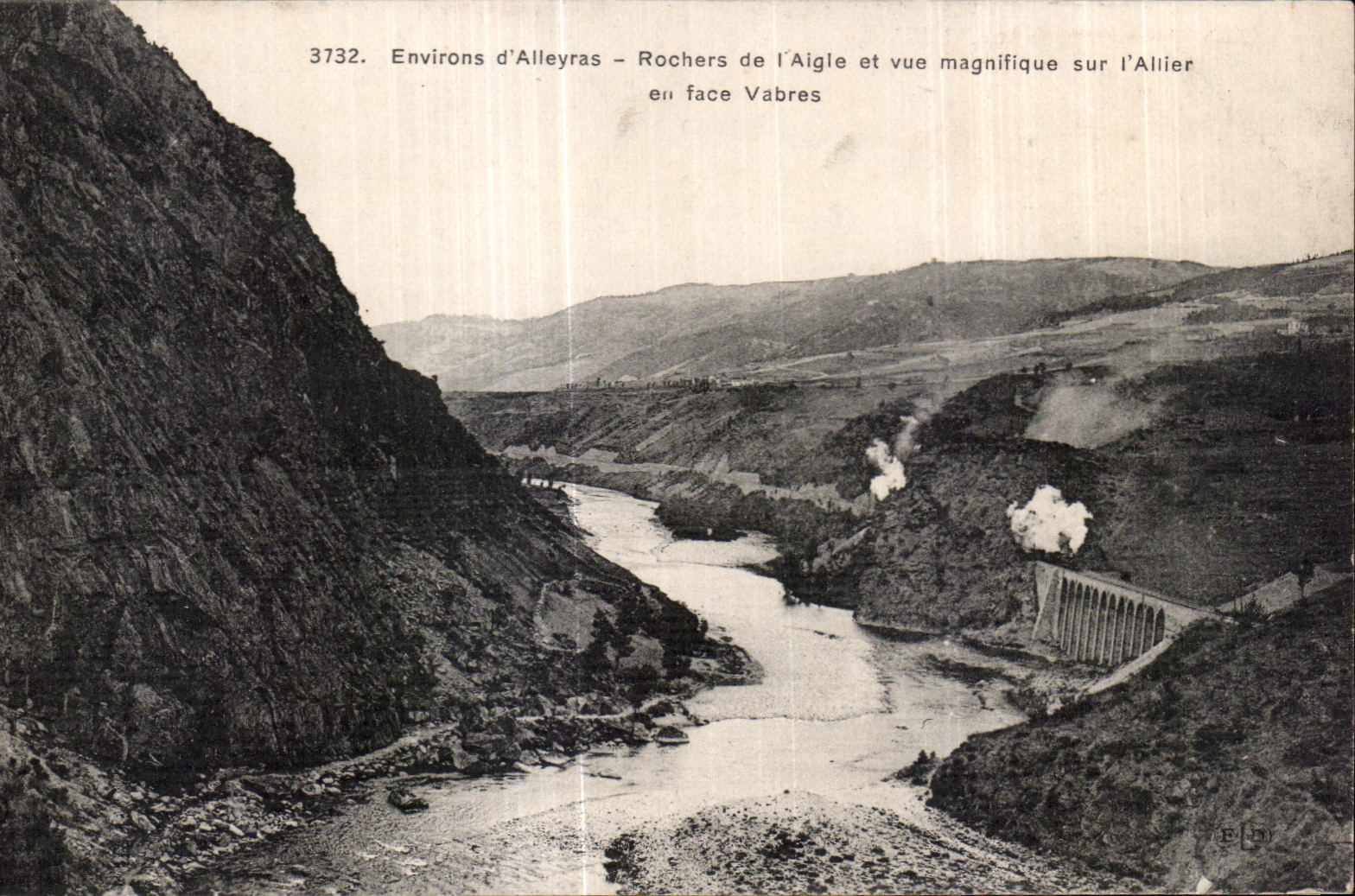 Environs d'Alleyras – Rochers de l'Aigle et vue magnifique sur l'Allier en face Vabres — n° 3732