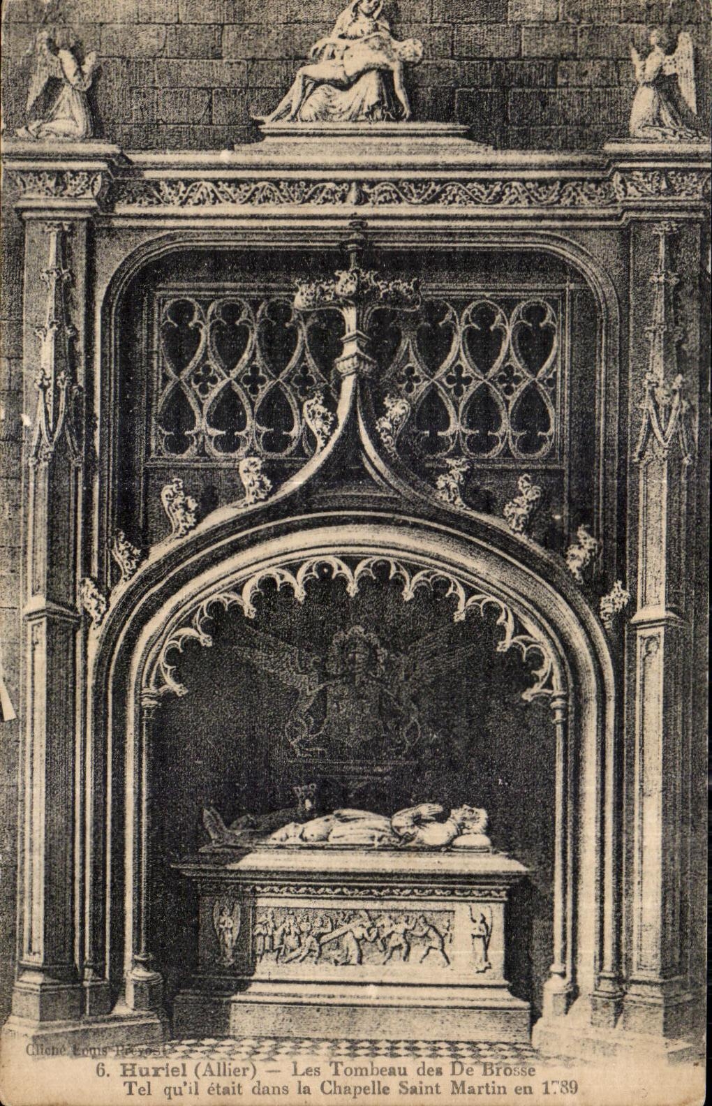 CPA Huriel Les Tombeau des de Brosse Tel qu il etait dans la Chapelle Saint Martin en 1789