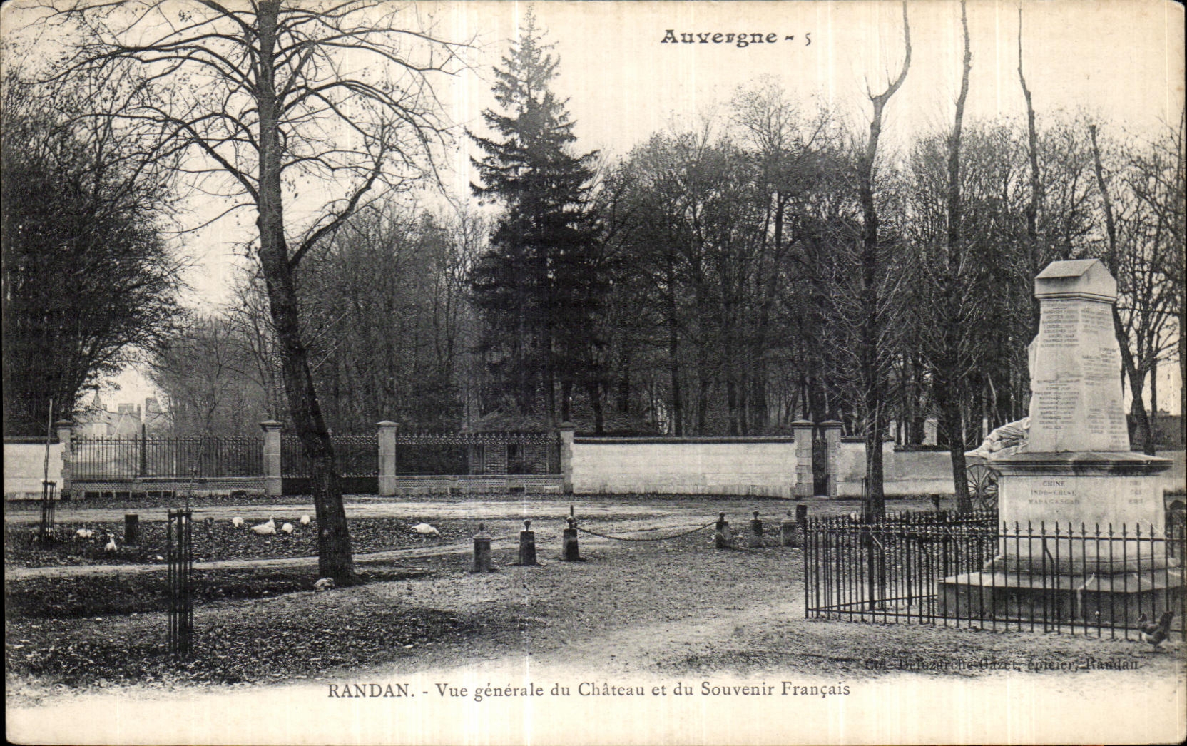 Randan - Vue générale du Château et du Souvenir Français — Auvergne - 5, éditeur Épiciers-Pandau