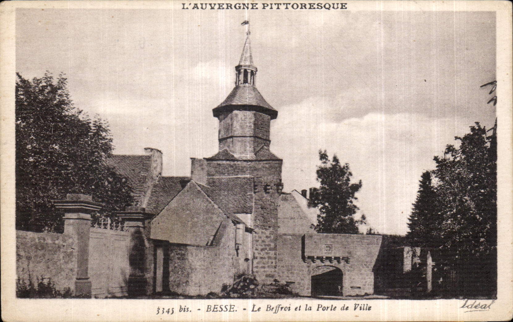 CPA Besse Le Beffroi et la Porte de Ville