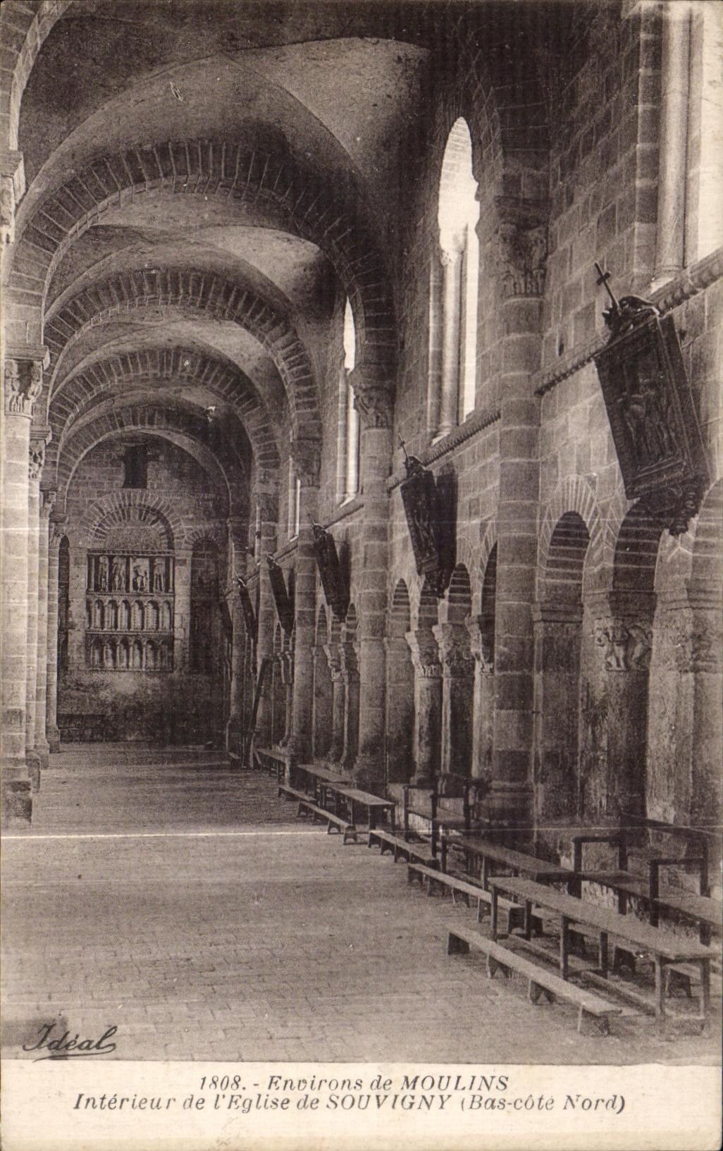 Intérieur de l'Église de Souvigny — Bas-côté Nord — Environs de Moulins — Éditions Idéal