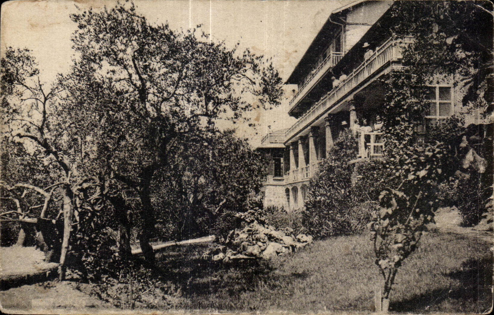 Les Oliviers — Villa et appartements meublés — R. Imbert, Grasse