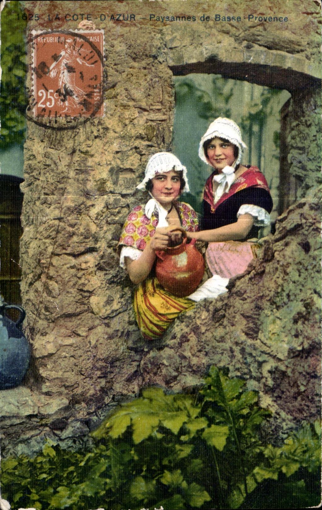 CPA La Cote D Azur Paysannes de Basse Provence Folklore Costume 