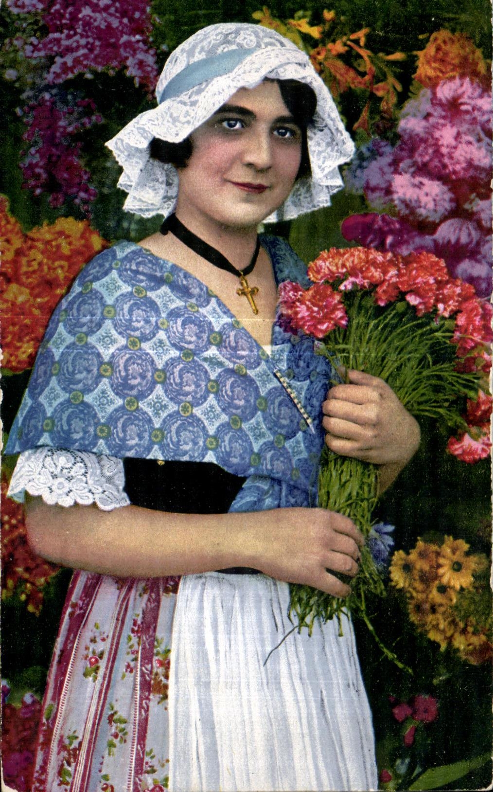 CPA Cote D Azur Marche aux Fleurs Bouquetiere Folklore Costume