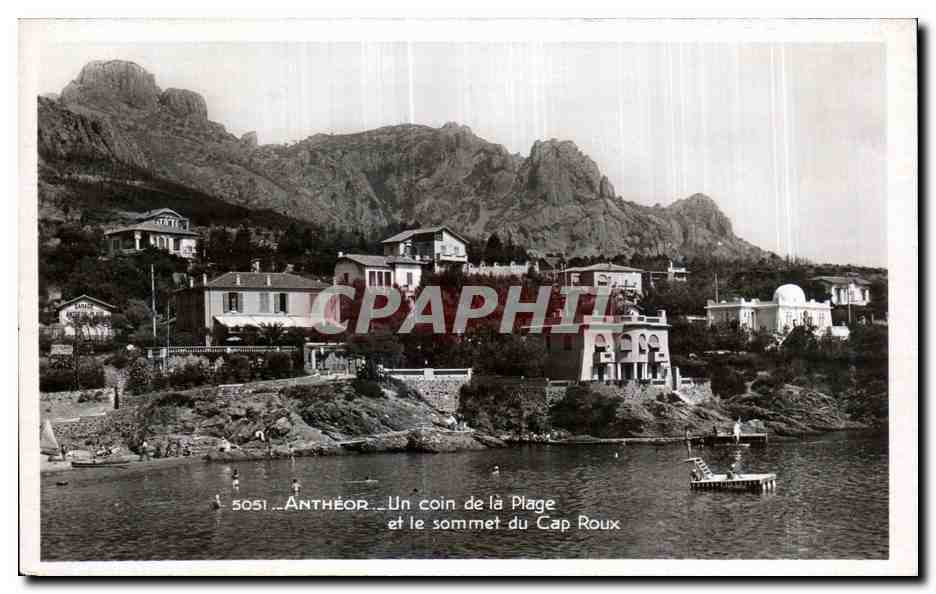CPA Antheor Un coin de la Plage et le Sommet du Cap Roux