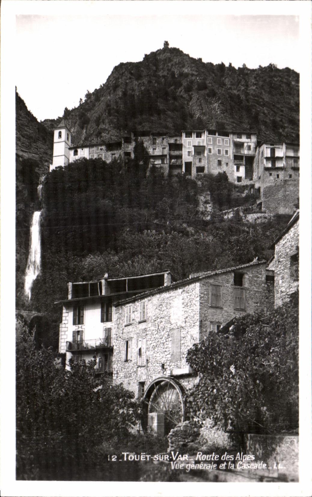 CPA Touet sur Var Route des Alpes Vue generale et la Cascade