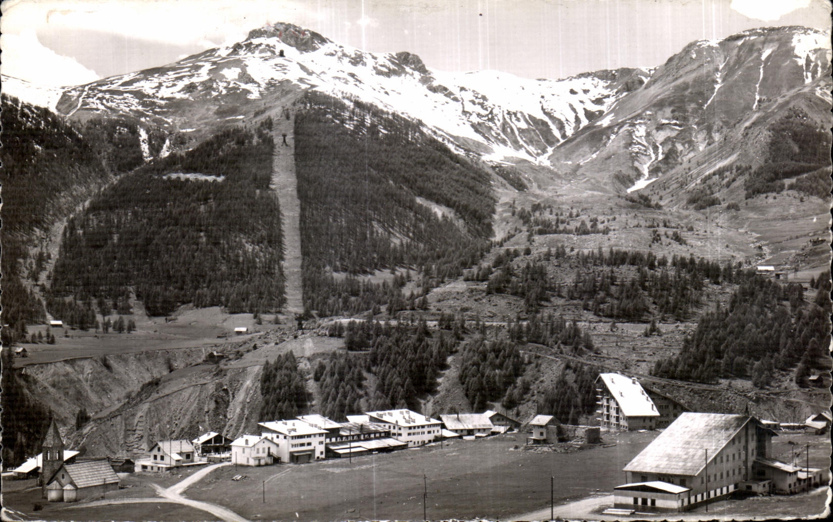 CPA Auron Les Maritimes Vue generale et Le Teleferique de Las Donnas Gare